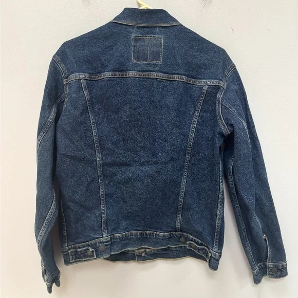 BRAND NEW Levi Denim Truck Jacket in Medium
